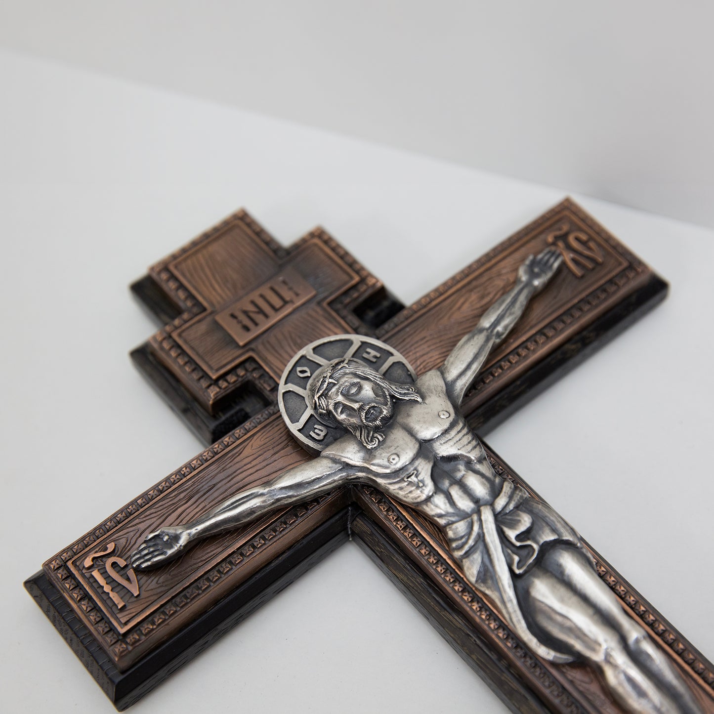 Crucifix de perete K02